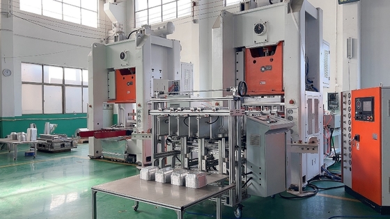 comprar Fabricante automático de recipientes de folha Siemens Motors Controle PLC com capacidade de 4 cavidades online manufacture