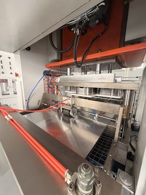 comprar Máquina de fabricação de recipientes de folha de alumínio de corte a óleo SGS Lids PET Film Lane online manufacture