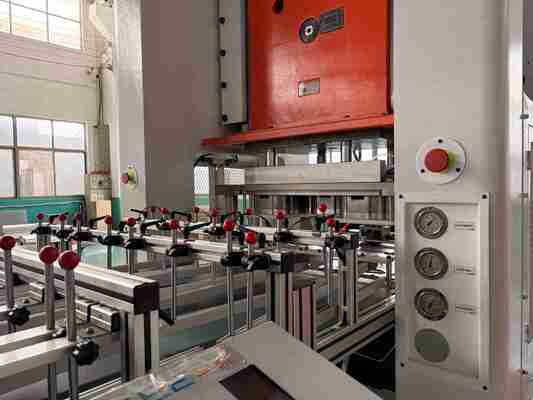 comprar LK-T80 Máquina de recipientes de folha de alumínio 50 traços/min Velocidade média de produção online manufacture