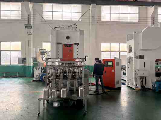 comprar Máquina de Fabricação de Folha de Alumínio LK-T80 com Velocidade Média de Produção de 50 Ciclos/Min, Capacidade de Prensa de 80 Toneladas e Vida Útil de 10 Anos Fabricação em linha