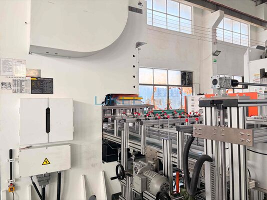 comprar Máquina para recipientes de papel de alumínio de 63 toneladas com embossing de logotipo personalizado e mudança rápida de molde para moldes personalizados Fabricação em linha