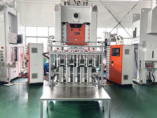 Máquina de fabricação de copos de alumínio de 5 cavidades descartável Simense Motor