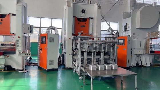 Mitsubishi Alumínio Folha Container Making Machine Design Como requerido pelo cliente