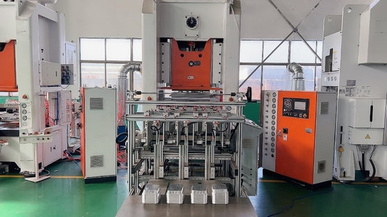 recipiente de alimento de alumínio de 3Phase 26KW que faz o PLC de Mitsubishi da máquina
