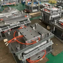 Máquina de fabricação de recipientes de folha de alumínio
