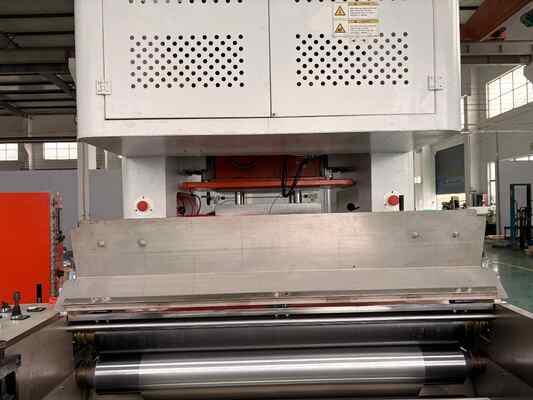 LK-T80 Máquina de recipiente de folha de alumínio com circuito de óleo fechado economiza lubrificante