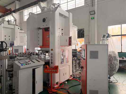 Máquina de fabricação de folhas de alumínio LK-T80 com tela sensível ao toque Mitsubishi PLC 80ton Press e molde de 4 cavidades